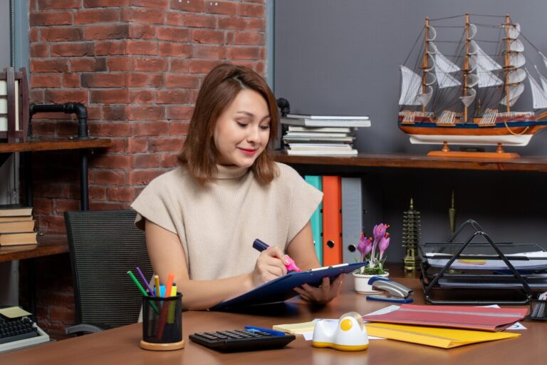 Top 10 Manuscript Editing Services in Iowa for 2026